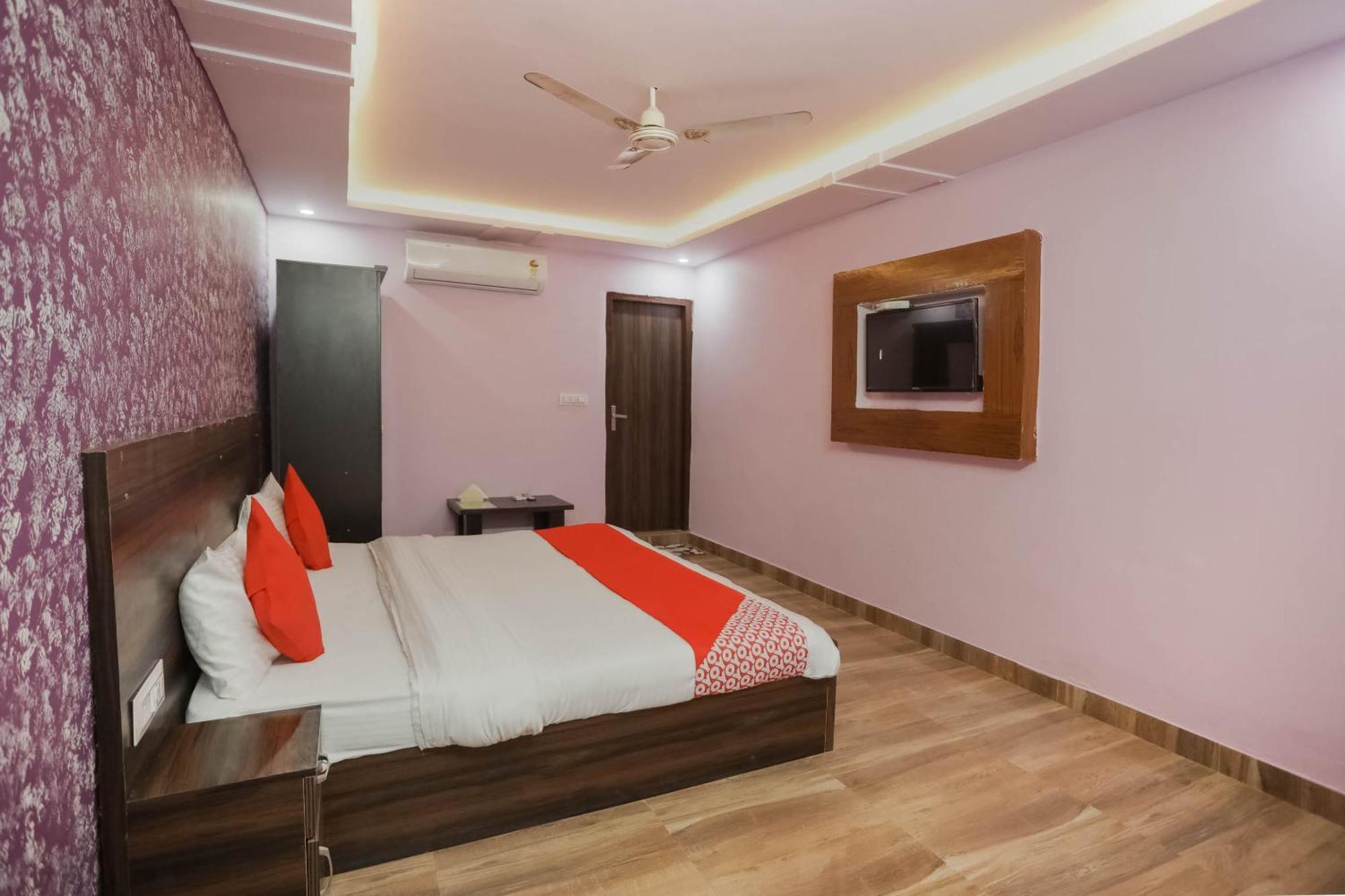Hotel O Red Velvet Rooms & Banquet Faridabad Exterior foto